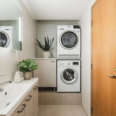 Merenrantakaksio Kulosaaressa Apartman *